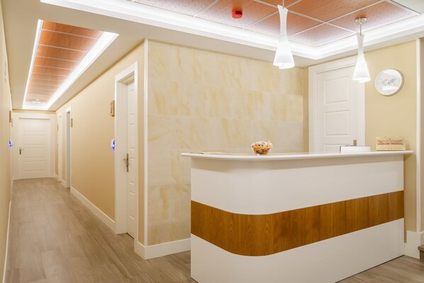 Inn-/utsjekkingsautomat