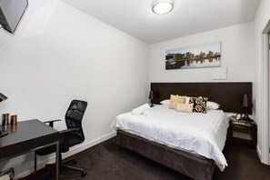 Studio | 2 bedrooms, iron/ironing board, free WiFi, bed sheets