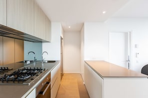 Apartment, 2 Bedrooms | Private kitchen