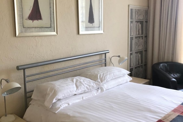 Soundproofing, iron/ironing board, free WiFi