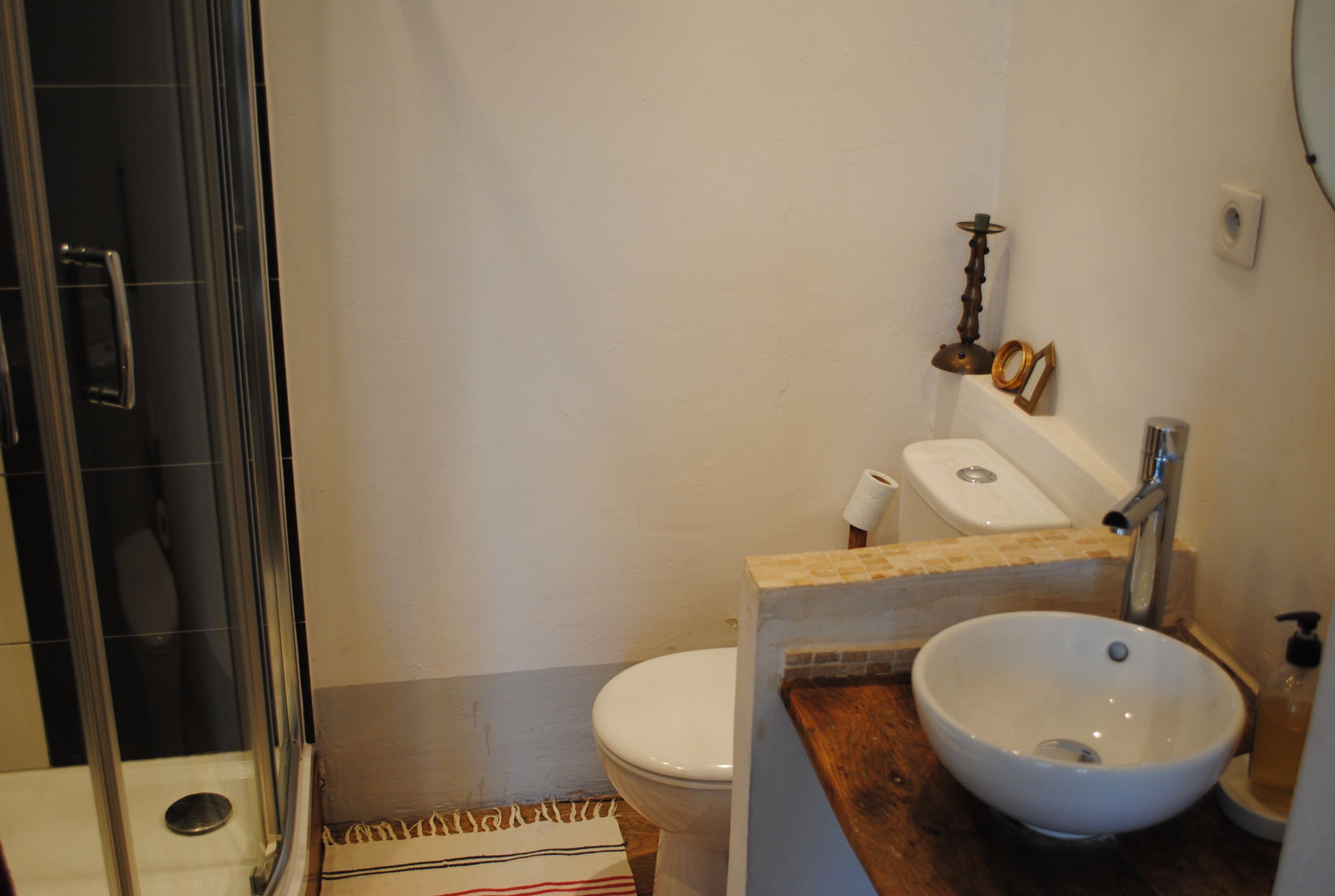 Dobbeltværelse (La Marquise) | Badeværelse | Bruser, gratis toiletartikler, hårtørrer, håndklæder