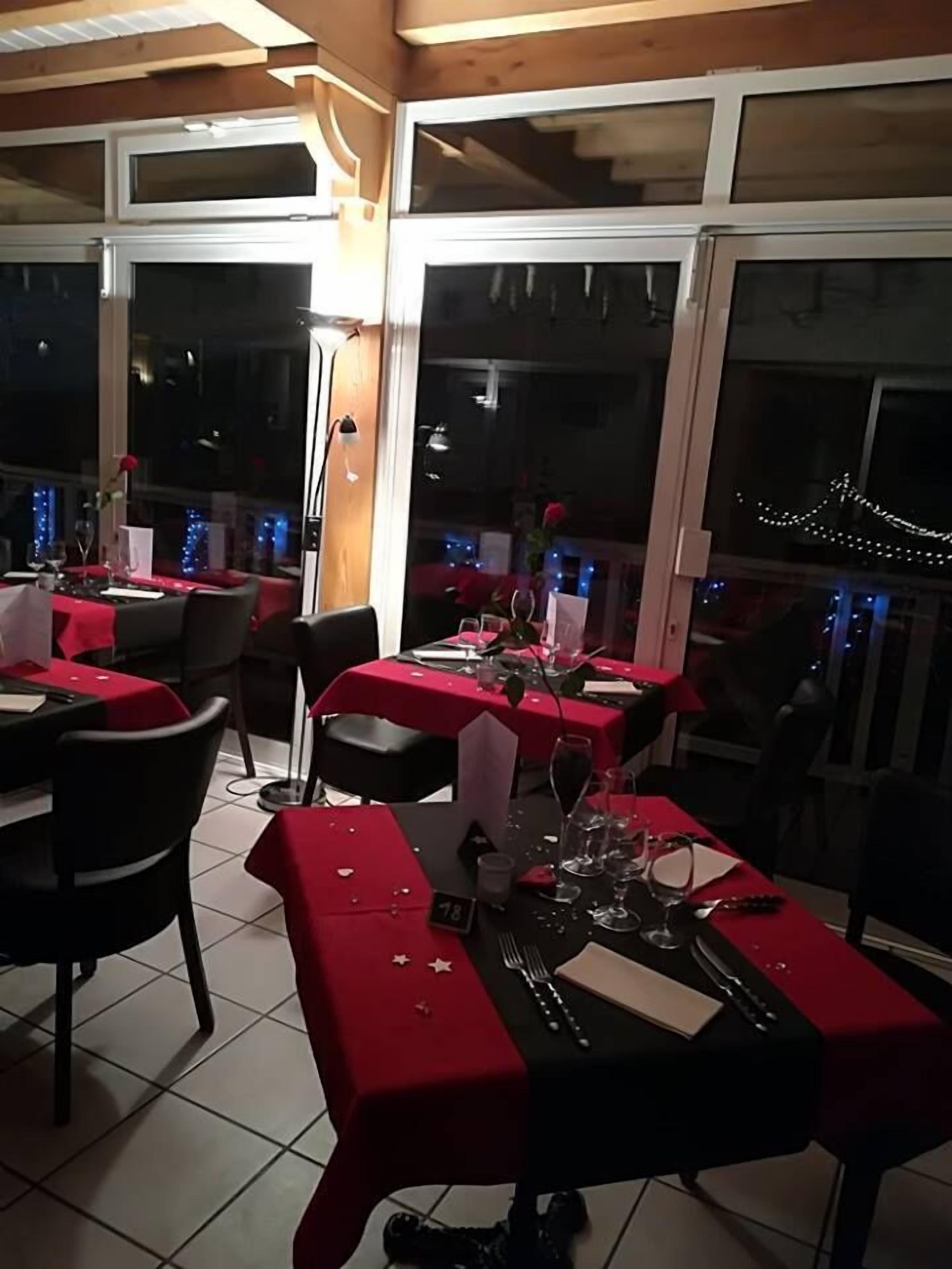 lunch, dinner served; regional cuisine, al fresco dining