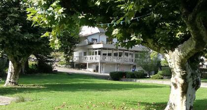 Logis Hôtel les Lodges Du Lac