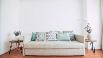 Appartement, 2 slaapkamers, uitzicht op zee | Luxe beddengoed, donsdekens, een laptopwerkplek