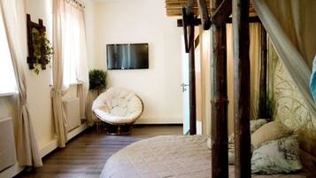 Rideaux occultants, fer et planche à repasser, Wi-Fi gratuit