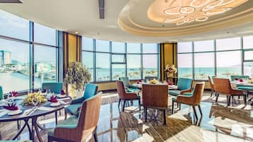 3 restaurants servant le petit déjeuner