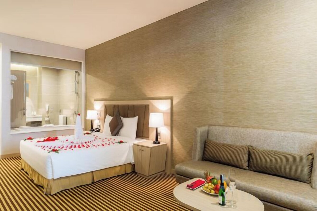 Minibar, in-room safe, desk, blackout curtains