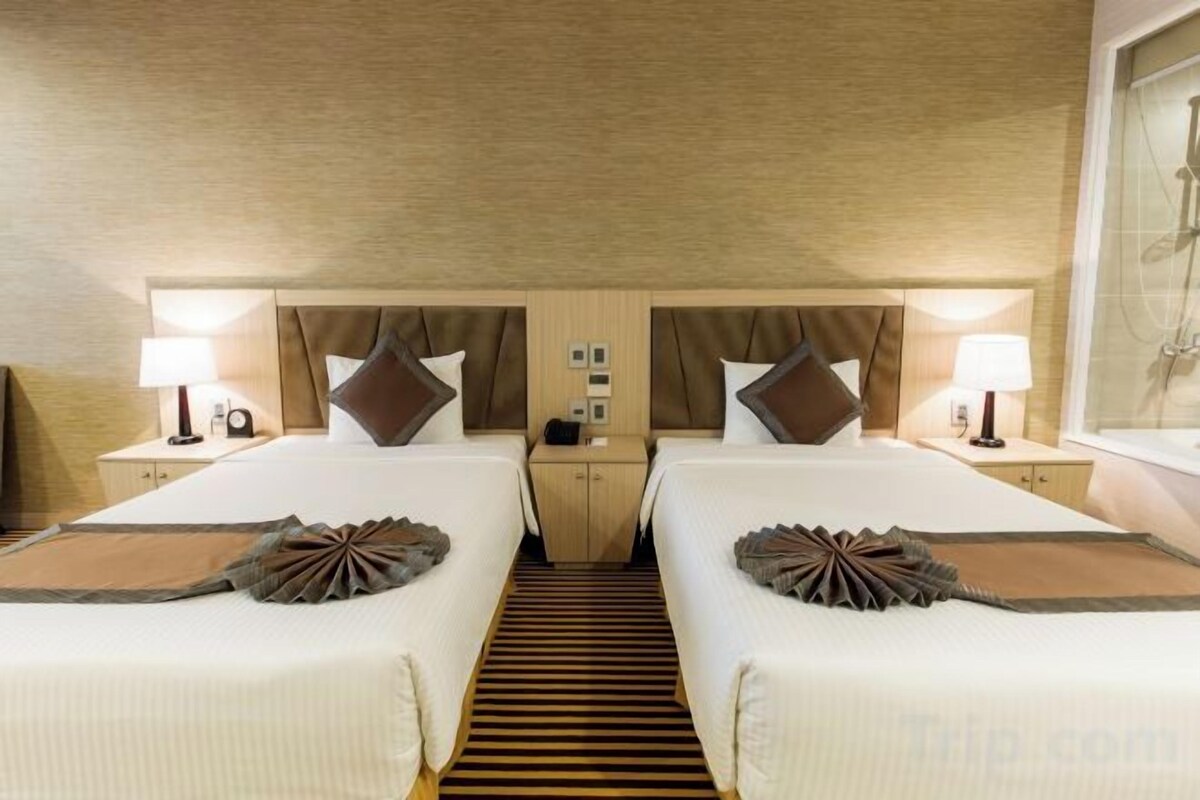 Minibar, in-room safe, desk, blackout curtains