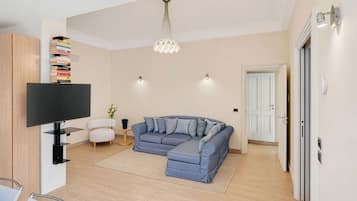Apartment, 2 Bedrooms | Living room