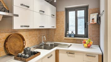 Apartment, 2 Bedrooms | Private kitchen
