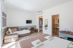 Deluxe Room - Boutique Suites 186 (Sorrento)