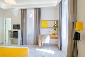 Premium bedding, down duvets, in-room safe, desk - Corte's House (Sorrento)