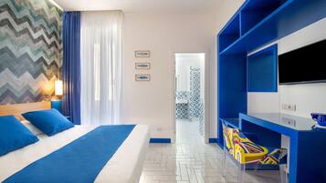 Cortes House - Blue Suite | Premium bedding, down comforters, in-room safe, desk