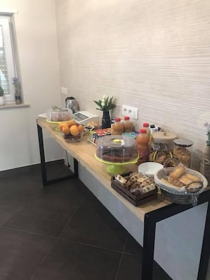 Free daily buffet breakfast  - B&B Geolja (Gioia Tauro)