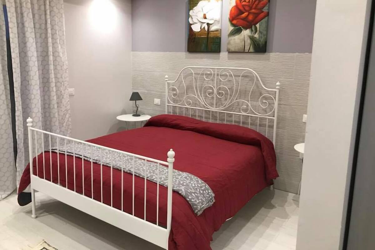 Quarto triplo conforto, sacada | Escrivaninha, quartos à prova de som, camas extras/dobráveis (sobretaxa)