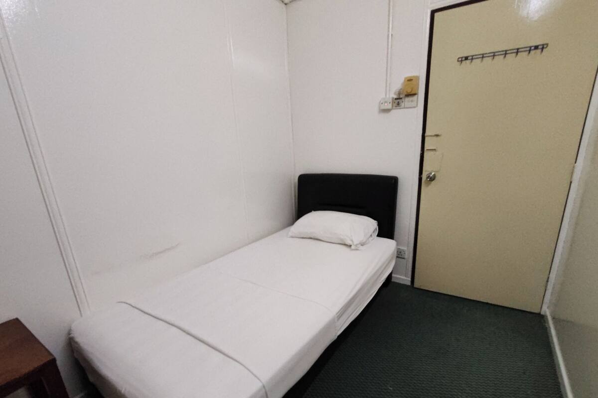 單人房, 共用浴室 (SR) | 熨斗/熨衣板、免費無線上網、床單