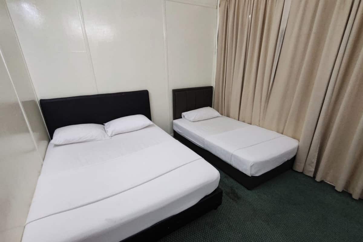 Triple Room, Shared Bathroom