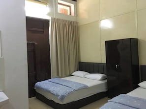 Family Room with Attached Bathroom (FML) | Iron/ironing board, free WiFi, bed sheets - Old Penang Heritage Inn (George Town)