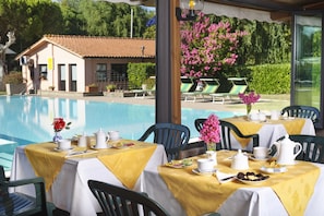 Petit déjeuner buffet compris tous les jours