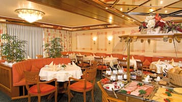 Desayuno buffet entre semana (con cargo)