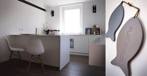 Apartment, 2 Schlafzimmer | Eigene Kochnische | Kühlschrank, Ofen, Herdplatte, Kochgeschirr/Geschirr/Besteck