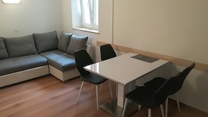 城市公寓, 1 间卧室 | 客房内用餐