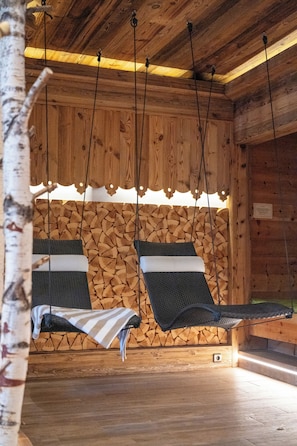 Salas de tratamientos para parejas, sauna, bañera de hidromasaje