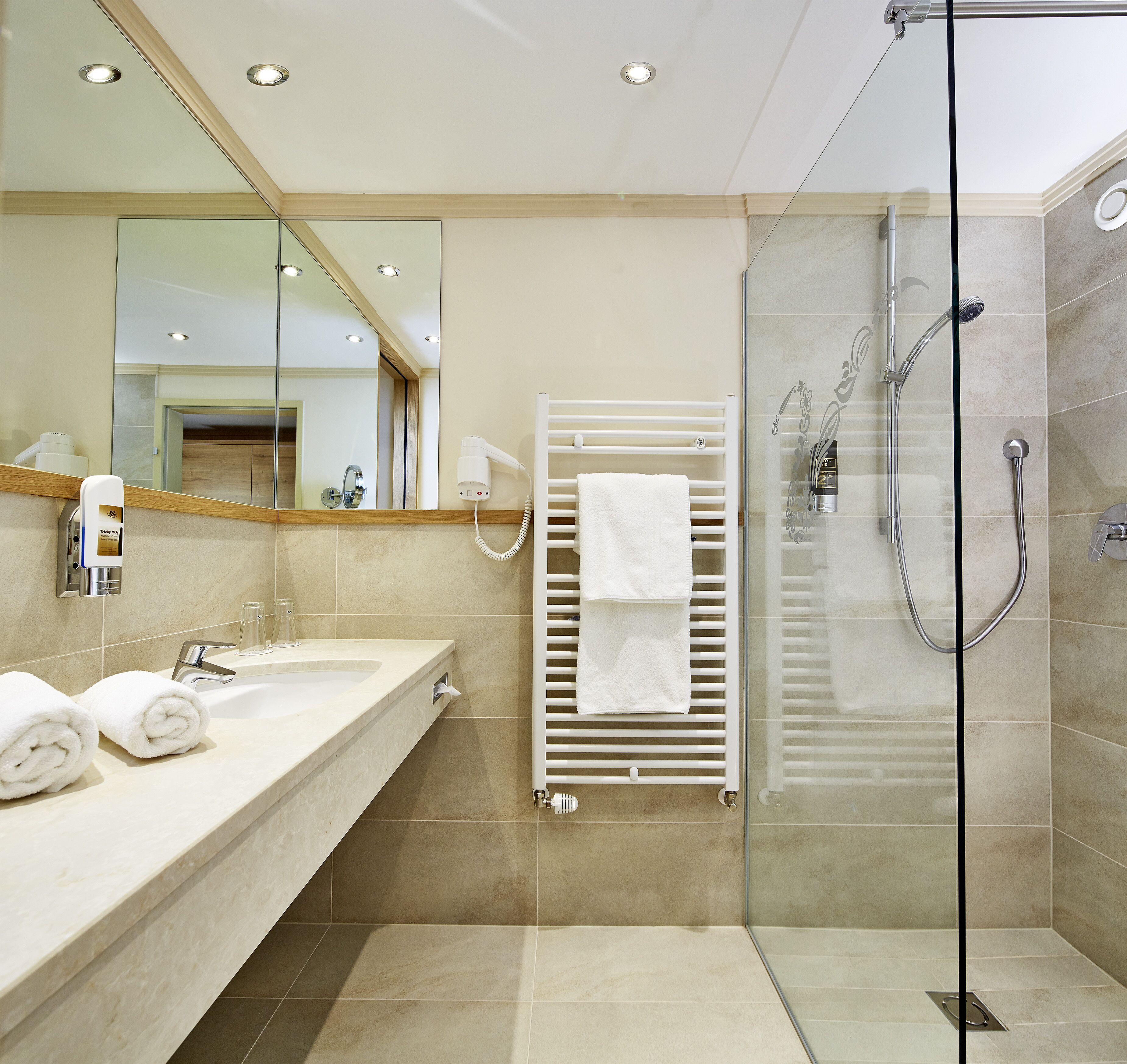 comfort room, 1 queen bed with sofa bed, non smoking, mountain view | bathroom | bathrobes, slippers, towels