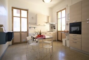 Căn hộ, 3 phòng ngủ | Bếp riêng | Tủ lạnh, lò nướng, bếp nấu, dụng cụ nấu nướng/bát dĩa/dao nĩa