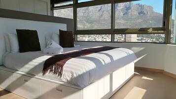 Penthouse | In-room safe, individually decorated, individually furnished