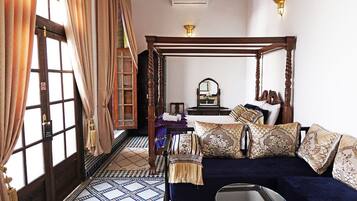 Suite Exécutive, 1 chambre, vue cour intérieure | Literie de qualité supérieure, coffres-forts dans les chambres