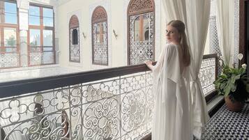 Executive-sviitti, 1 makuuhuone, näköala pihalle | Terassi/patio