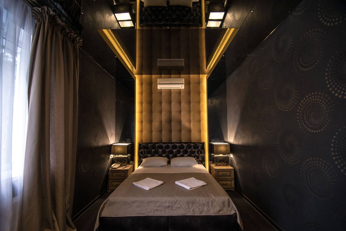 Doppia Deluxe, 1 letto queen, non fumatori | Con stile personalizzato, con arredamento individuale, tende oscuranti