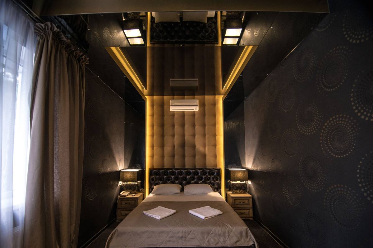 Doppia Deluxe, 1 letto queen, non fumatori | Con stile personalizzato, con arredamento individuale, tende oscuranti