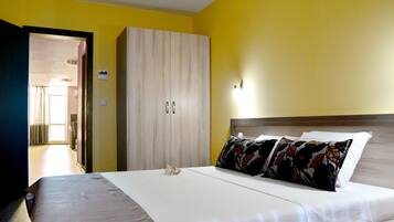 1 bedroom, individually decorated, individually furnished