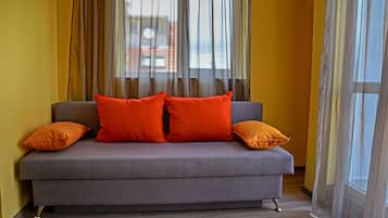 Sunrise Apartment | 起居区 | 平板电视