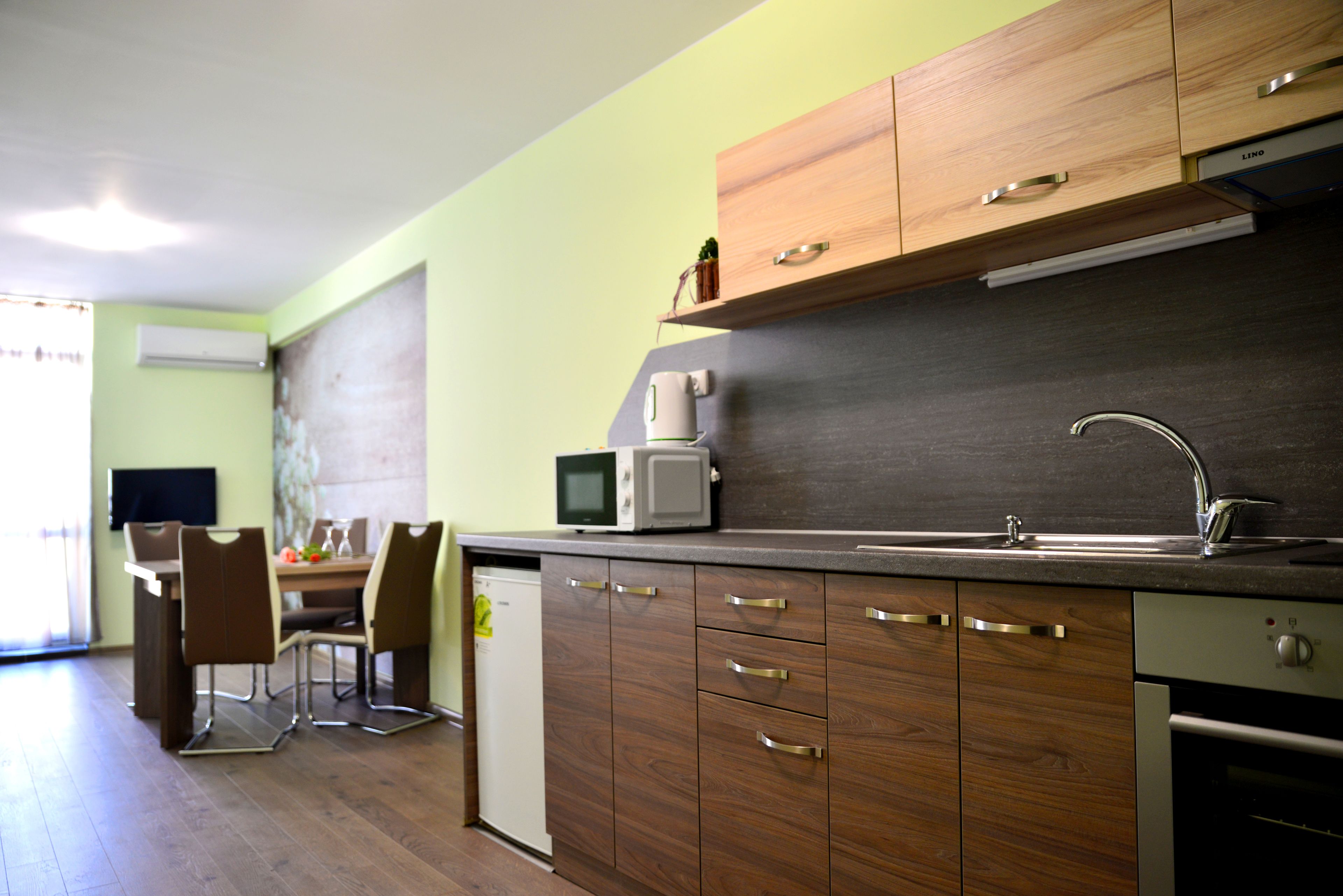 zephyr apartment | private kitchenette | cookware/dishes/utensils