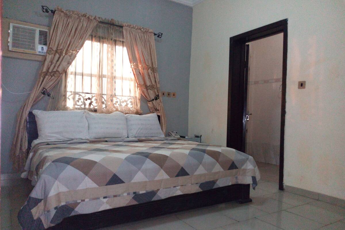 Standard Double Room, 1 Double Bed, Non Smoking | Minibar, desk, blackout drapes, iron/ironing board (on request)