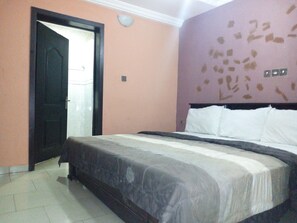 Deluxe Suite, 1 Queen Bed, Non Smoking - Akma Signature Hotel & Suites (Ibadan)