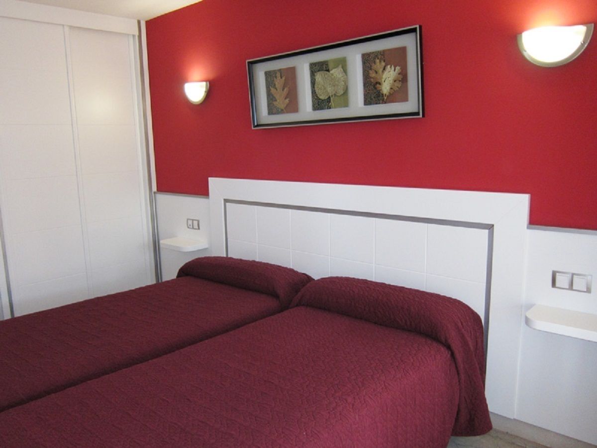 single room | free wifi, bed sheets, wheelchair access