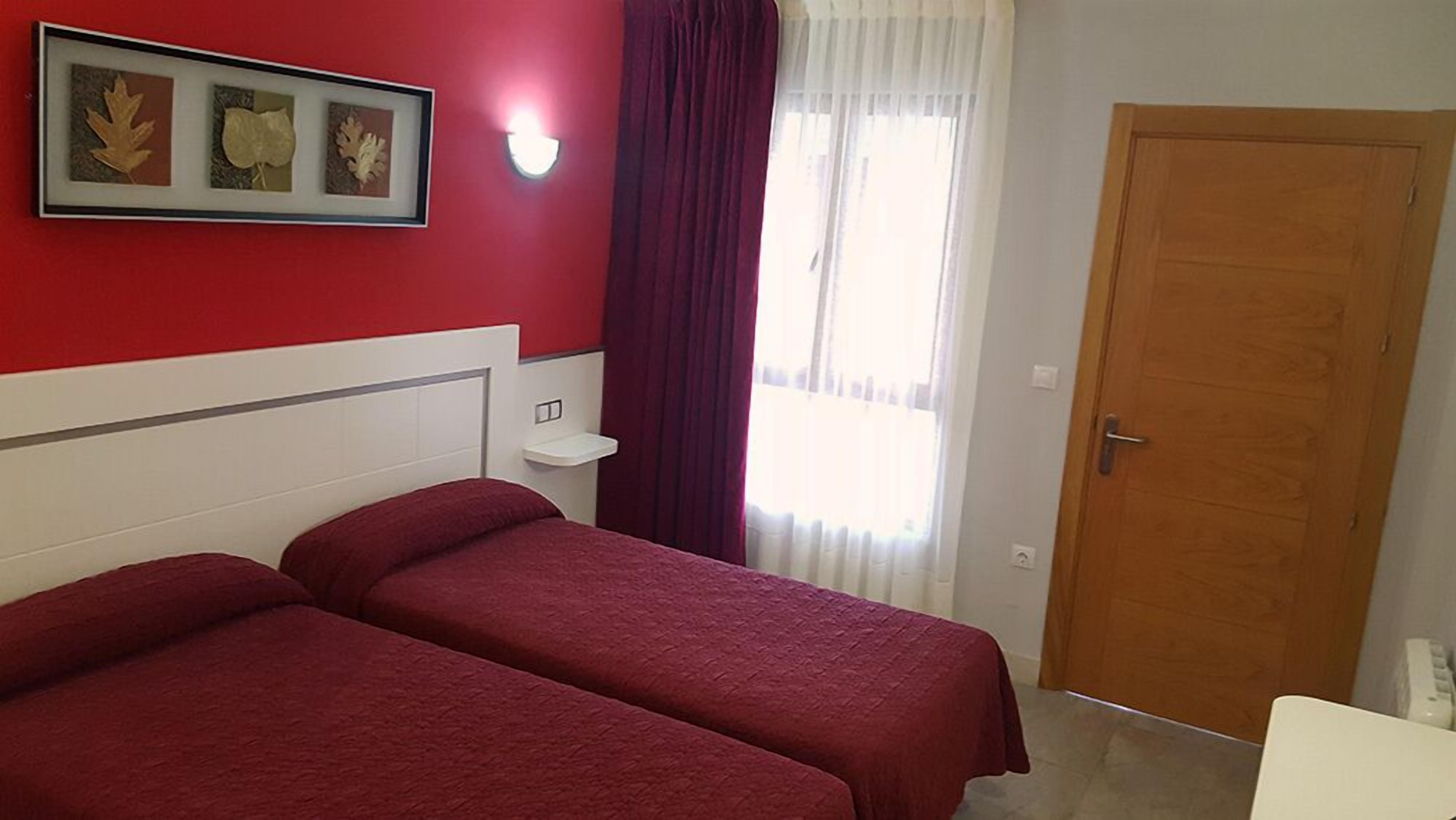 single room | free wifi, bed sheets, wheelchair access