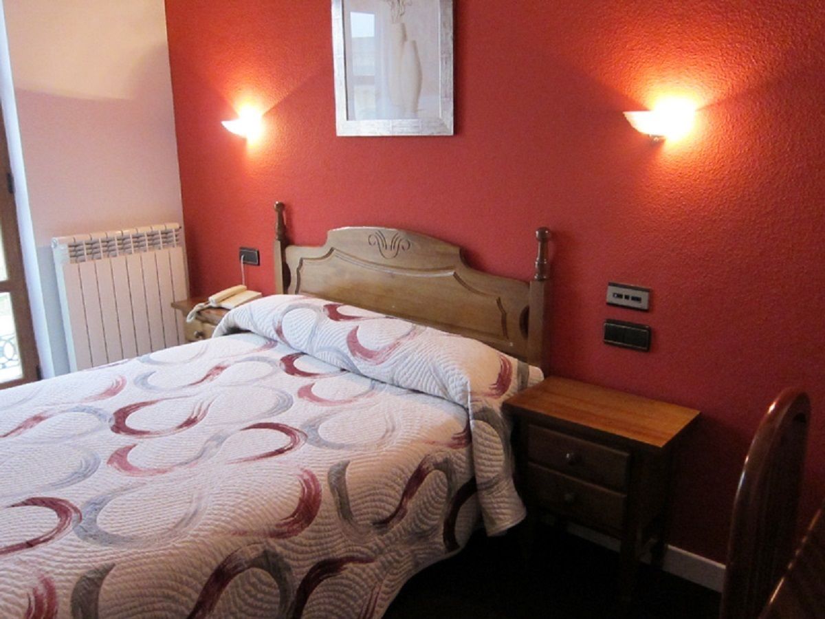 single room | free wifi, bed sheets, wheelchair access