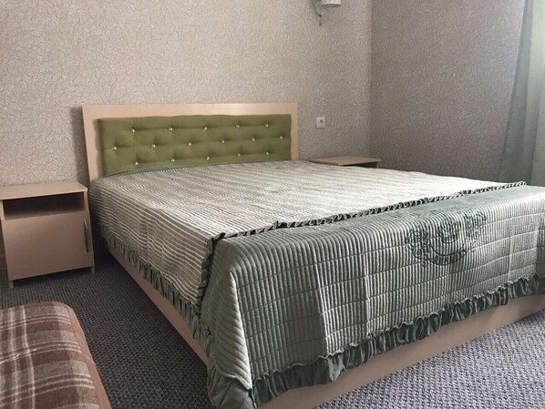 7 sovrum, värdeförvaringsskåp på rummet, wi-fi och sängkläder