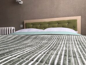 7 Schlafzimmer, Zimmersafe, WLAN, Bettwäsche