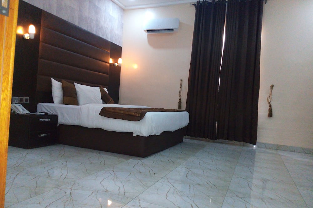 Bana Hotel & Suites