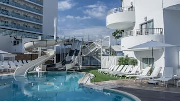 3 udendørs pools, liggestole