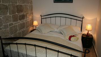 Habitacions insonoritzades, planxa i posts de planxar i wifi gratuïta