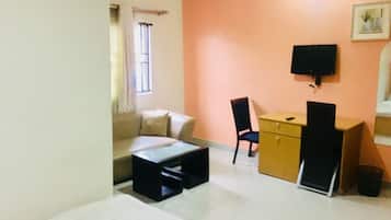 Habitación ejecutiva, 1 cama Queen size, para no fumadores | Minibar, caja de seguridad en la habitación y escritorio