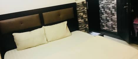 Minibar, in-room safe, desk, laptop workspace