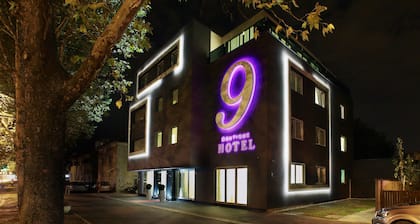 Hotel 9